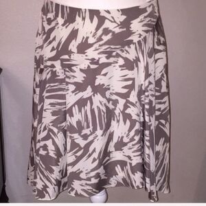 Vince Camuto Abstract Neutral Skirt Size 6 NWT